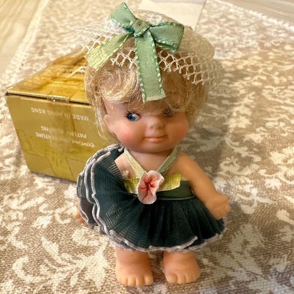 Vintage 1966 Mini Doll ‘Pee Wee’ Pocket Size with original box, removable hat - Picture 3 of 16